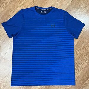 UNDER ARMOUR NWOT SIZE XL FITTED HEATGEAR  SHORT SLEEVE SHIRT